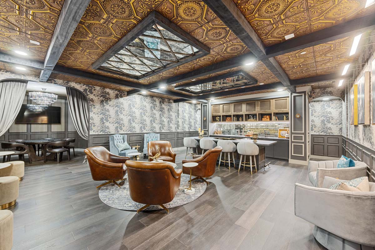 Resident lounge at Soltra Kierland apartments for rent in Scottsdale, AZ, featuring wood grain floor paneling.